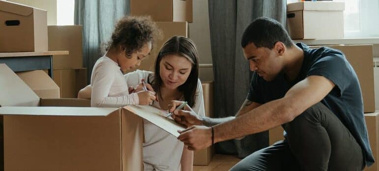 keep your kids safe on moving day while packing