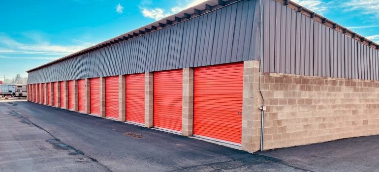 storage unit helps during divorce because you can store all your items and move away